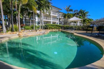 Resort Apartment On Salt Beach 6318 - Stayed 1
