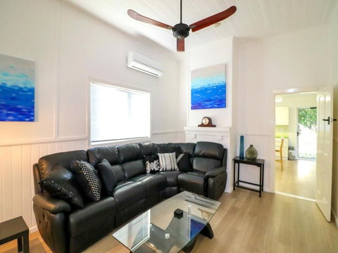 Waterside Retreat - Stays Accommodation 6