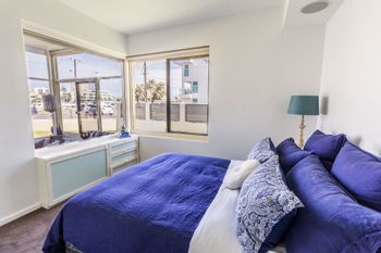Serene Marinafront 3BR Retreat - Stays Accommodation 1
