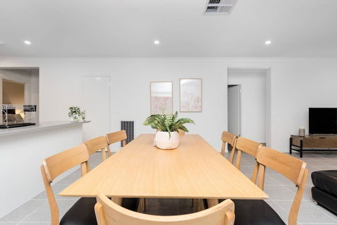 Resortstyle 4BR House With Parking@werribee - Stayed 5