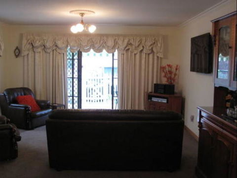 Twin Pines Cottage On Lansdowne - Stayed 5