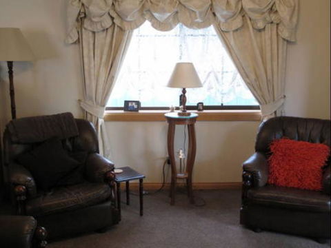 Twin Pines Cottage On Lansdowne - Stayed 4