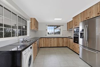 Warrigal House - Stays Accommodation 3