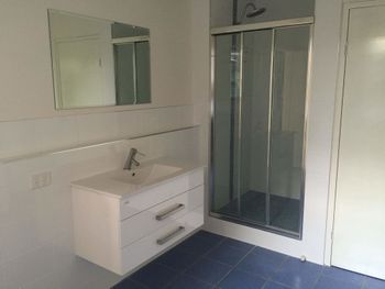Nutgrove Beach Studio Apartment - Stayed 6