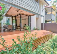Spacious Home in New Farm For 6 W Parking - Stays Accommodation