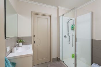 The Executive B & B - Stayed 6