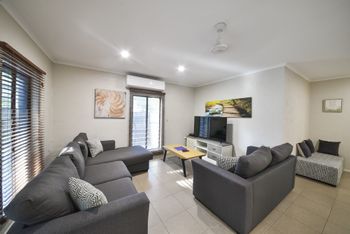 Seaclusion - Stayed 1