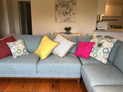 WAVES At MOLLYMOOK - Stayed 4