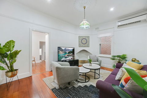 HomeHotel LuxuryHome 500m Crows Nest Shops - Stayed 4