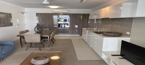 Airtrip Apartments On Carlyle St. Mackay - Stayed 3