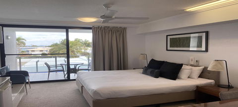 Airtrip Apartments On Carlyle St. Mackay - Stayed 6