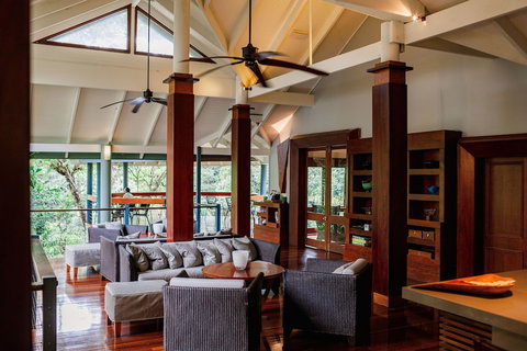 Silky Oaks Lodge - Stays Accommodation 2