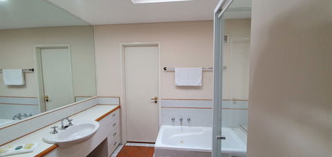 Sea Breeze Luxury Holiday Apartment Accommodation - Stayed 6