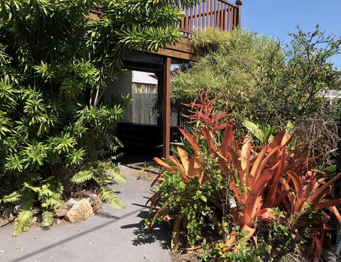 Five 3 Five - The Beachside Barracks - Stayed 5