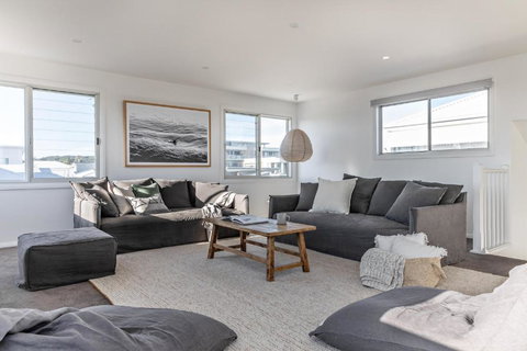 Seaside Escape - Stays Accommodation 5