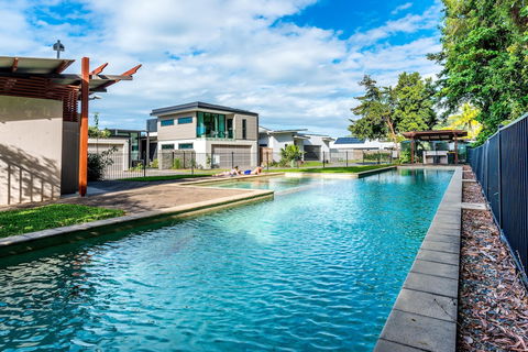 Blue Lagoon Villa B - Stayed 3