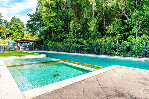 Blue Lagoon Villa B - Stayed 4