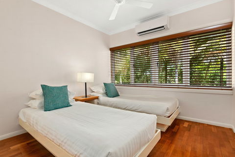 Poolside Apt In Alamanda Beachfront Resort 67 - Stayed 4