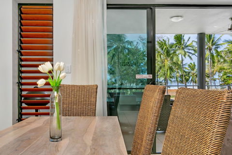 Beachfront Apartment With Ocean View - 4 - Stayed 3