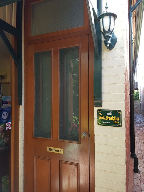 Water Bay Villa Bed And Breakfast - Stayed 2