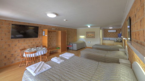 The Golfers Inn - Stays Accommodation 6