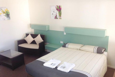 Longreach Motel - Stayed 6