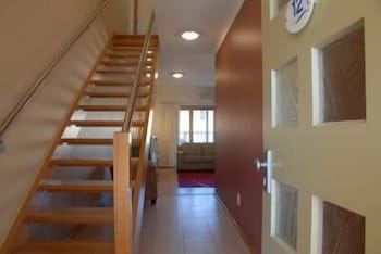 The Lakes Apartments - Stays Accommodation 1