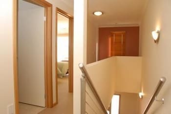 The Lakes Apartments - Stays Accommodation 0