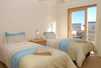 The Lakes Apartments - Stays Accommodation 6