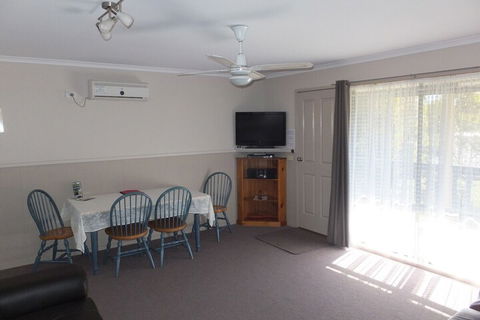 Lakes Entrance Country Cottages - Stayed 7