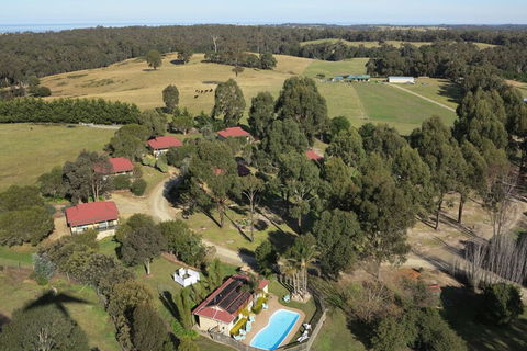 Lakes Entrance Country Cottages - Stayed 6