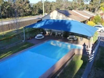 Molly Morgan Motor Inn - Stayed 3