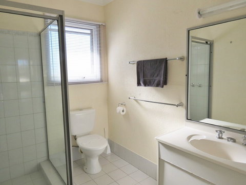 Chapman Court Holiday Units - Stays Accommodation 5