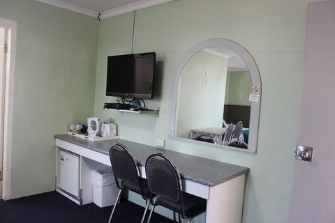 High Mountains Motor Inn - Stays Accommodation 4