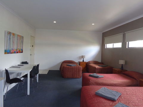 Artesian Spa Motel - Stayed 6