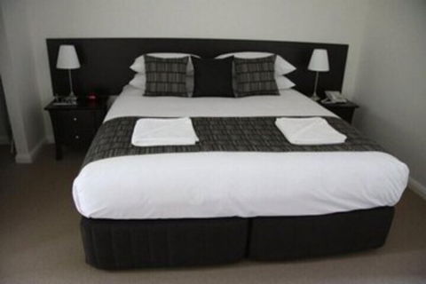 Red Earth Motel - Stays Accommodation 6
