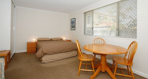 Malibu Apartments - Stayed 4