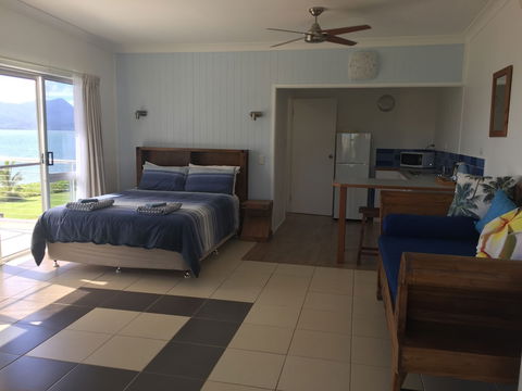 Cardwell Beachfront Motel - Stayed 6