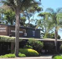Lakes Waterfront Motel  Holiday Cottages - Stayed