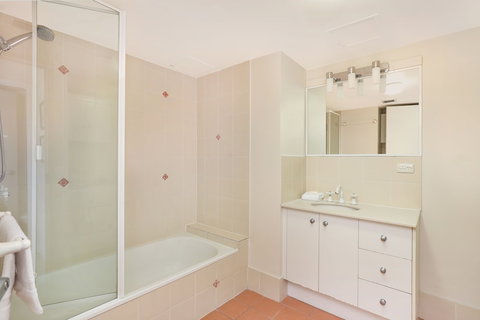 Palmerston Tower Holiday Apartments - Stays Accommodation 1