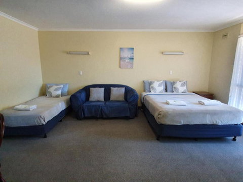 Beachport Motor Inn - Stays Accommodation 4
