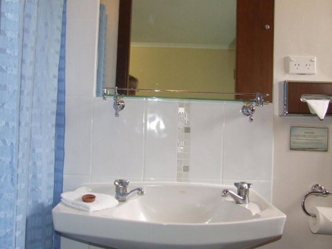 Beachport Motor Inn - Stays Accommodation 6