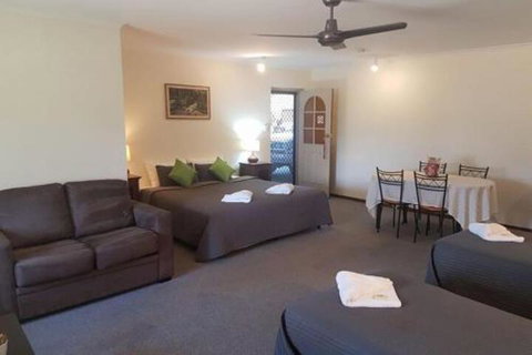 Beachport Motor Inn - Stays Accommodation 0