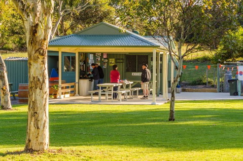 Lake Albert Caravan Park - Stays Accommodation 2