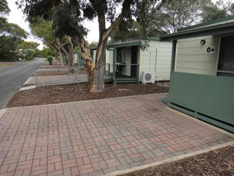 Lake Albert Caravan Park - Stays Accommodation 5