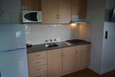 Lake Albert Caravan Park - Stays Accommodation 6