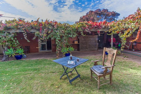 Quilters Studio - Stays Accommodation 2