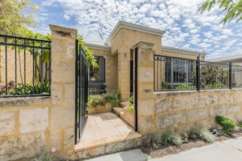 Ocean Keys Cottage - Stayed 0