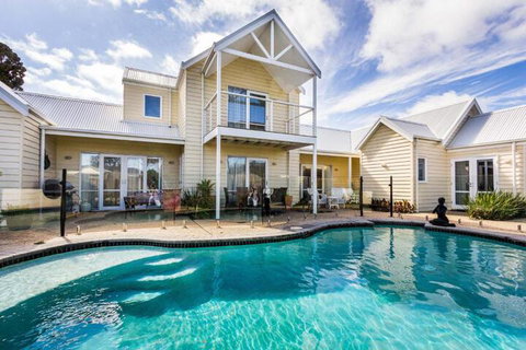 Seaside Spa Retreat - Stayed 7