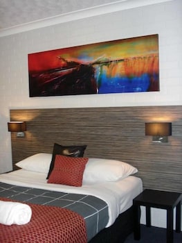 A Raceview Motor Inn - Stayed 3